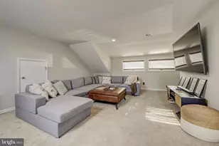 10600 Hunter Station Rd, Vienna, VA 22181 - Photo 5