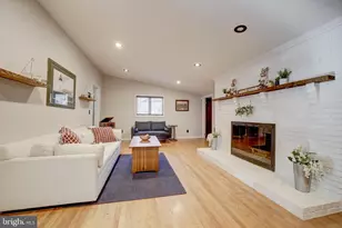 10600 Hunter Station Rd, Vienna, VA 22181 - Photo 3