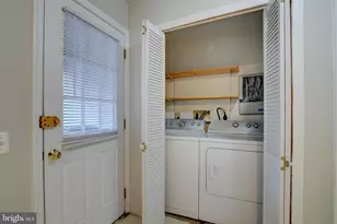 4009 Timber Oak Trl, Fairfax, VA 22033 - Photo 5