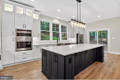 11600 Blue Ridge Lane, Great Falls, VA 22066 - Photo 9