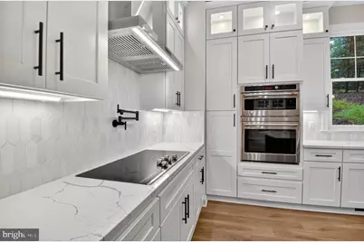 11600 Blue Ridge Lane, Great Falls, VA 22066 - Photo 15