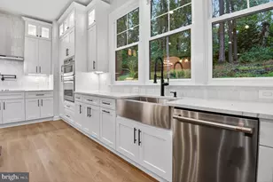 11600 Blue Ridge Ln, Great Falls, VA 22066 - Photo 13