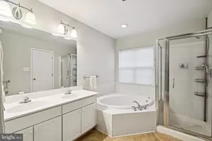 8555 Wyngate Manor Ct, Alexandria, VA 22309 - Photo 23