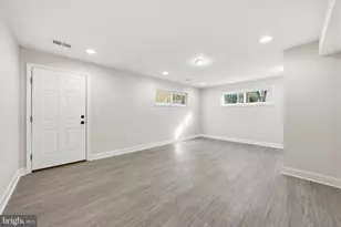 6436 Maplewood Dr, Falls Church, VA 22041 - Photo 23