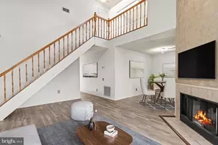 3903 Golf Tee Ct, Fairfax, VA 22033 - Photo 3