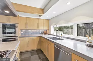 10519 Zion Dr, Fairfax, VA 22032 - Photo 17