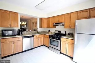 5317 Buxton Ct, Alexandria, VA 22315 - Photo 3