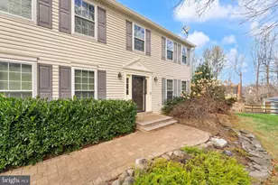 11212 Bradbury Ln, Reston, VA 20194 - Photo 3