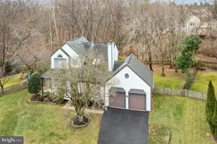13901 Waverly Creek Ct, Chantilly, VA 20151 - Photo 5