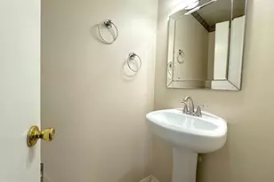 2404 Albot Rd, Reston, VA 20191 - Photo 9