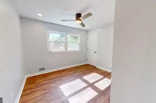 6602 Greenview Ln, Springfield, VA 22152 - Photo 23