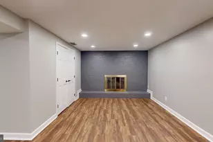 6602 Greenview Ln, Springfield, VA 22152 - Photo 13