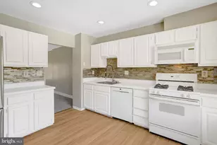 8225 Cedar Landing Ct, Alexandria, VA 22306 - Photo 5