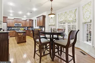 7669 Oak Field Ct, Springfield, VA 22153 - Photo 11