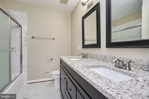 4100 Fountainside Ln, Fairfax, VA 22030 - Photo 15