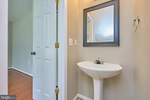 4100 Fountainside Ln, Fairfax, VA 22030 - Photo 25