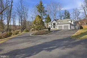 7332 Old Dominion Dr, McLean, VA 22101 - Photo 3