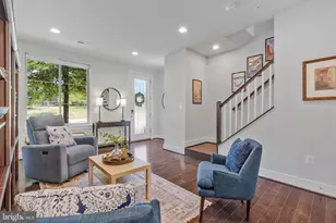 4810 Garden View Ln, Chantilly, VA 20151 - Photo 3