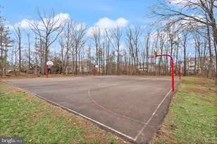 14379 Round Lick Ln, Centreville, VA 20120 - Photo 95