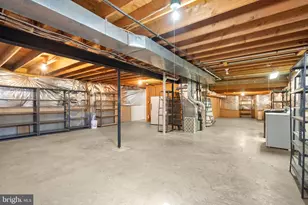 14379 Round Lick Ln, Centreville, VA 20120 - Photo 65