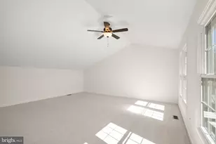 14379 Round Lick Ln, Centreville, VA 20120 - Photo 41