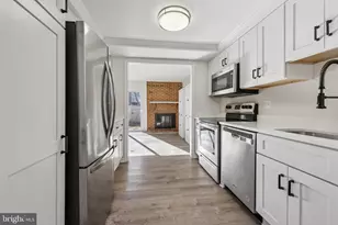 601 Clearwater Ct, Herndon, VA 20170 - Photo 7