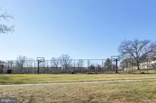 601 Clearwater Ct, Herndon, VA 20170 - Photo 23