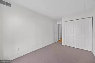 2305 Freetown Ct, Reston, VA 20191 - Photo 19