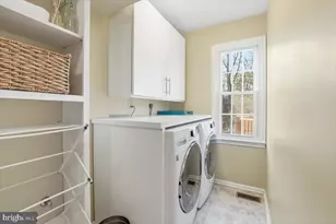 15456 Waters Creek Dr, Centreville, VA 20120 - Photo 19