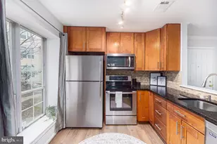 4561 Interlachen Ct, Alexandria, VA 22312 - Photo 9