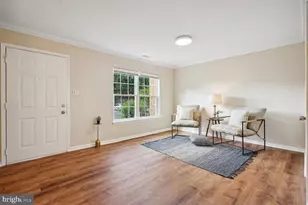 9497 Linden Leaf Ct, Fairfax, VA 22031 - Photo 3