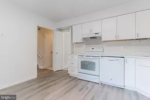 3840 Persimmon Cir, Fairfax, VA 22031 - Photo 7