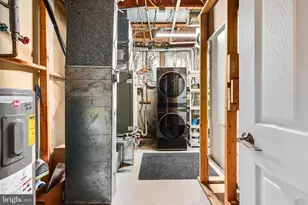 11276 Silentwood Ln, Reston, VA 20191 - Photo 35