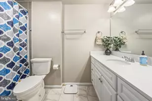 11276 Silentwood Ln, Reston, VA 20191 - Photo 25