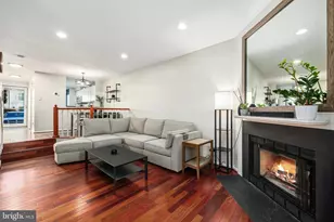 11276 Silentwood Ln, Reston, VA 20191 - Photo 9