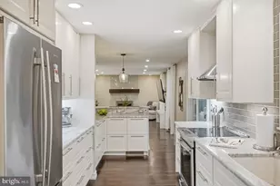 5918 Oakland Park Dr, Burke, VA 22015 - Photo 19