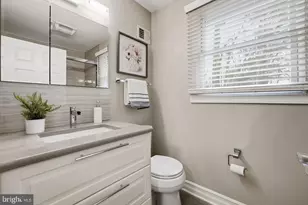 5918 Oakland Park Dr, Burke, VA 22015 - Photo 29