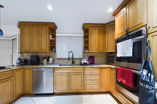 2906 Cedar Ln, Vienna, VA 22180 - Photo 9