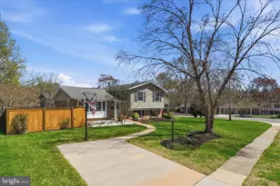 2407 Candlewood Dr, Alexandria, VA 22308 - Photo 3