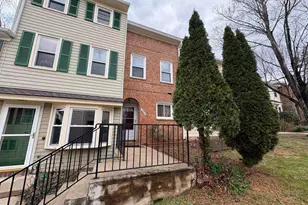 13844 Beaujolais Ct, Chantilly, VA 20151 - Photo 1