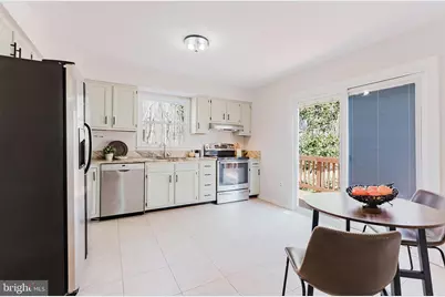 5802 Silchester Street, Burke, VA 22015 - Photo 13