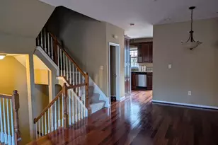 2426 Clover Field Cir, Herndon, VA 20171 - Photo 3