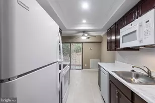 11654 Stoneview Square, Reston, VA 20191 - Photo 9