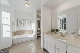 10332 Dunn Meadow Rd, Vienna, VA 22182 - Photo 39