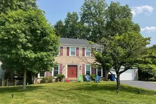 1727 Pebble Beach Dr, Vienna, VA 22182 - Photo 3