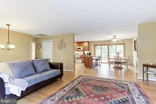 7893 Godolphin Dr, Springfield, VA 22153 - Photo 5