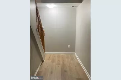 8326 Glastonbury Court, Annandale, VA 22003 - Photo 9