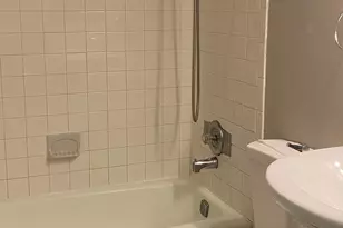 8326 Glastonbury Ct, Annandale, VA 22003 - Photo 3