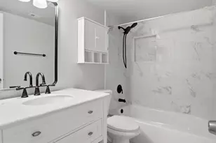 7914 Bentley Village Dr, Springfield, VA 22152 - Photo 23