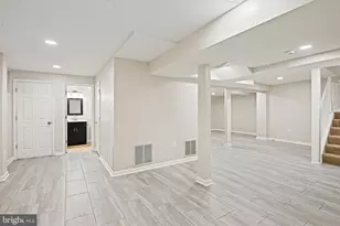 13200 Caroline Ct, Herndon, VA 20171 - Photo 47